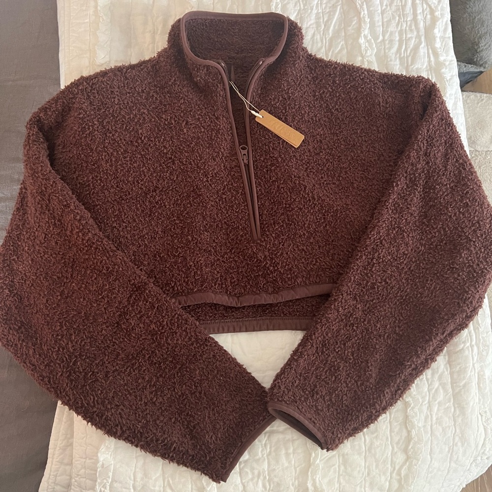 NWT SKIMS Teddy Cropped pullover